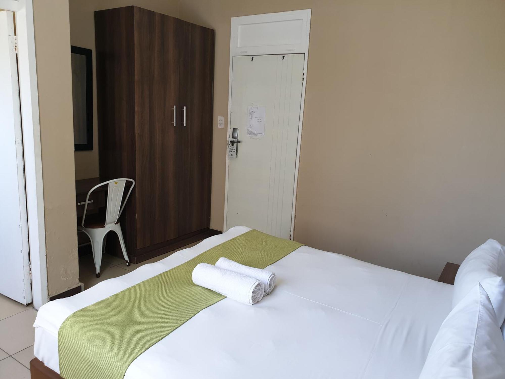 Cube Hotel Durban Bagian luar foto